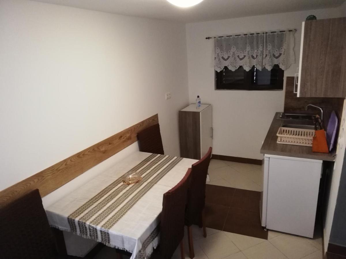 Apartman Cvita Tkon Kültér fotó