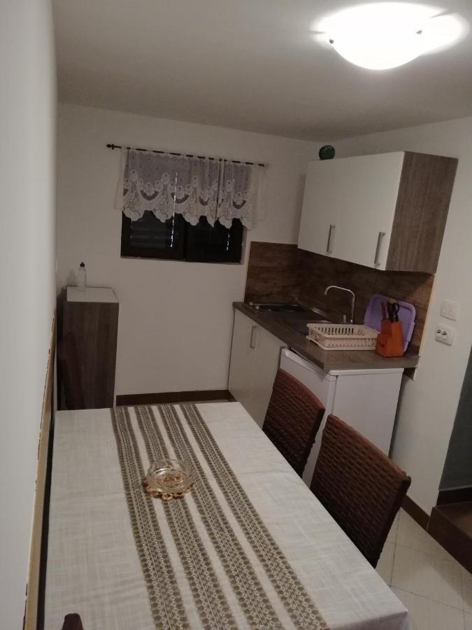 Apartman Cvita Tkon Kültér fotó